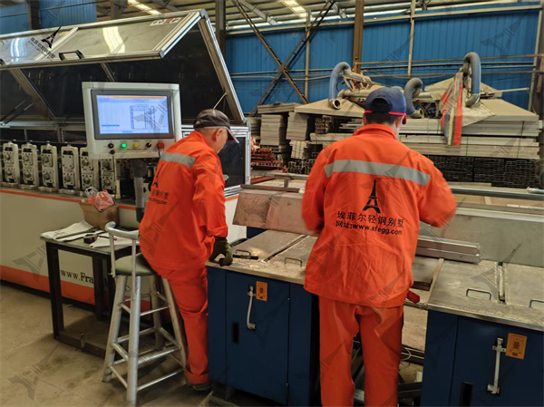 1741396802460903.jpg 輕鋼別墅廠家04_副本.jpg